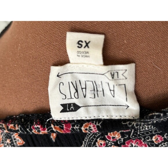 Black floral, lace trim top, Size Small - Picture 7 of 10